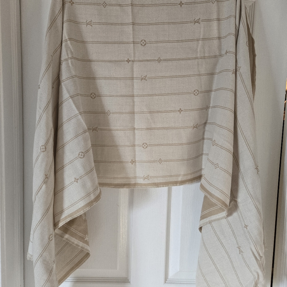 Louis Vuitton monogram stripes stole scarv. Beige - Picture 3 of 5